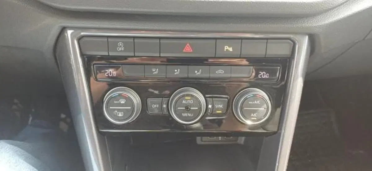 Volkswagen T-Roc usata a Padova (15)