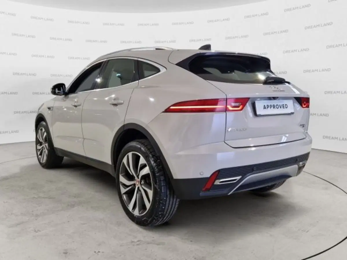 Jaguar E-Pace usata a Livorno (14)