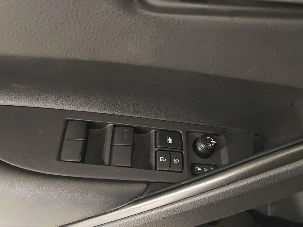 Toyota Corolla Cross Hybrid usata a Genova (19)