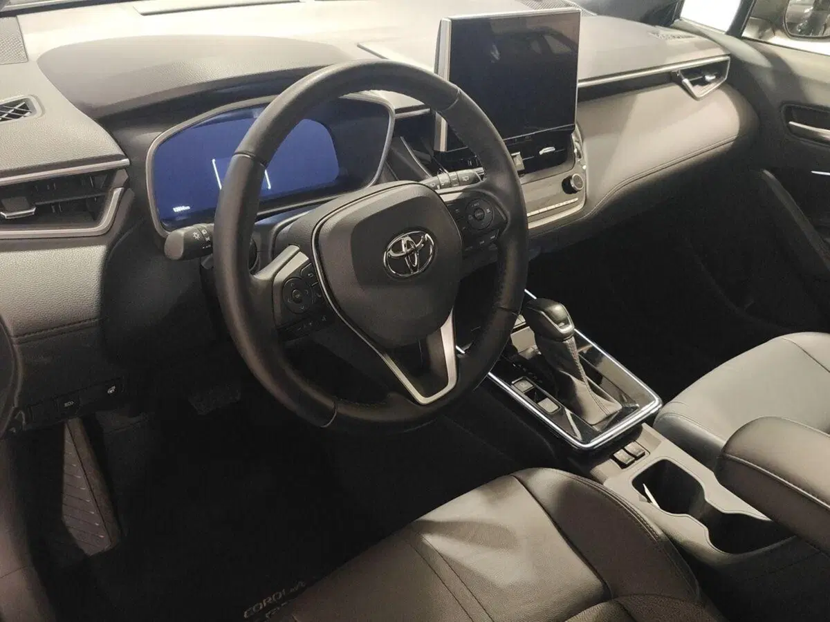 Toyota Corolla Cross Hybrid usata a Genova (7)