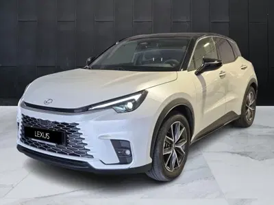 Lexus LBX 1.5 hybrid Emotion 4wd del 2025 usata a Genova