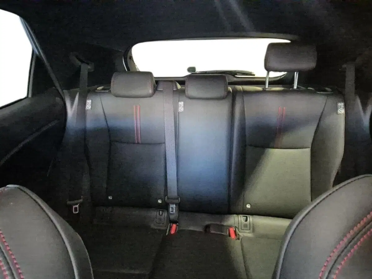 Lexus LBX usata a Genova (10)
