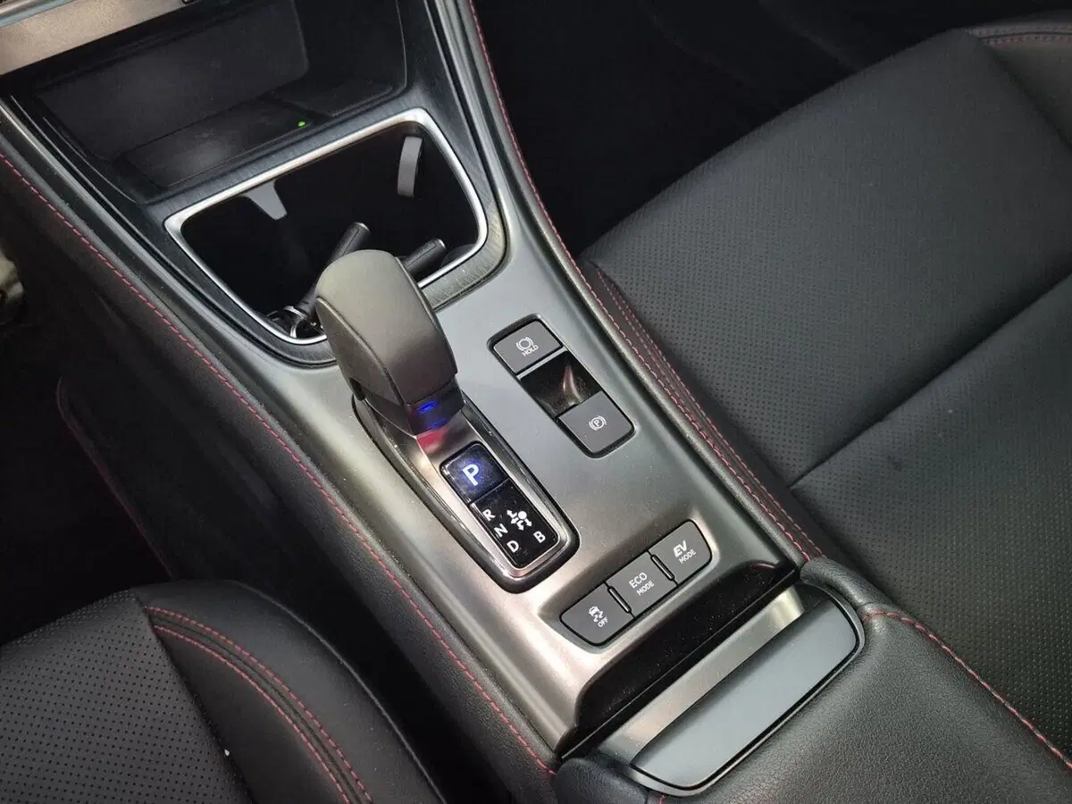 Lexus LBX usata a Genova (15)