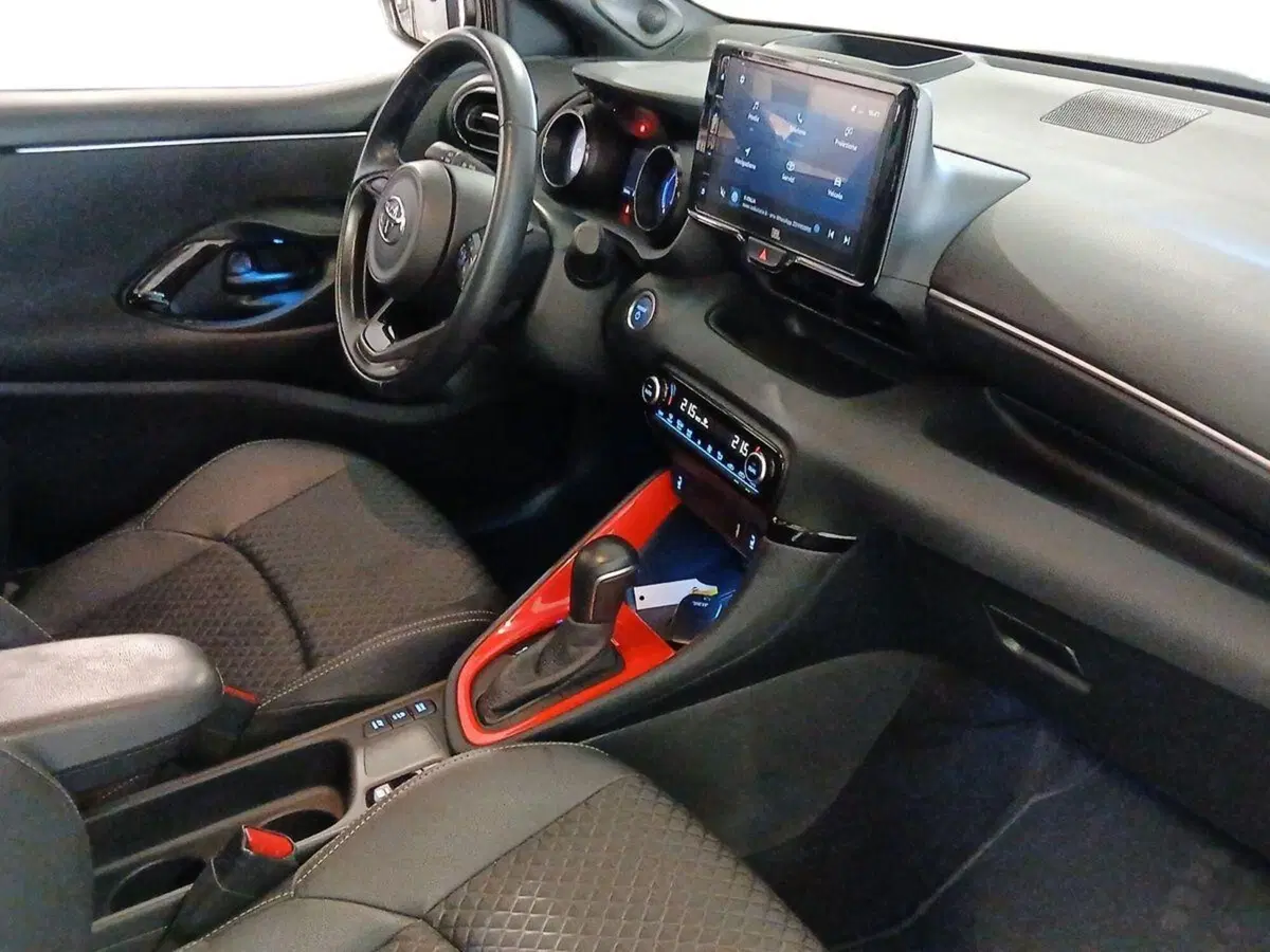 Toyota Yaris usata a Genova (16)
