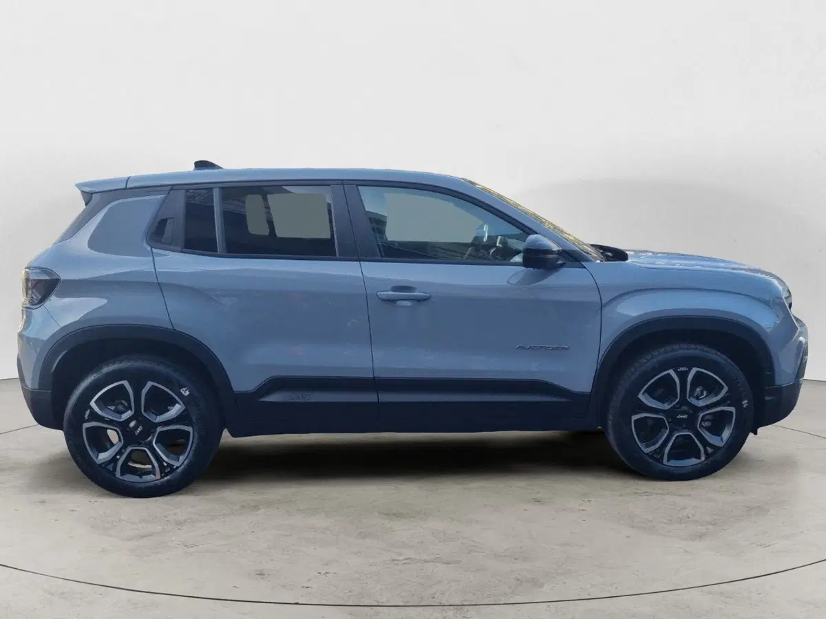 Jeep Avenger nuova a Brindisi (2)