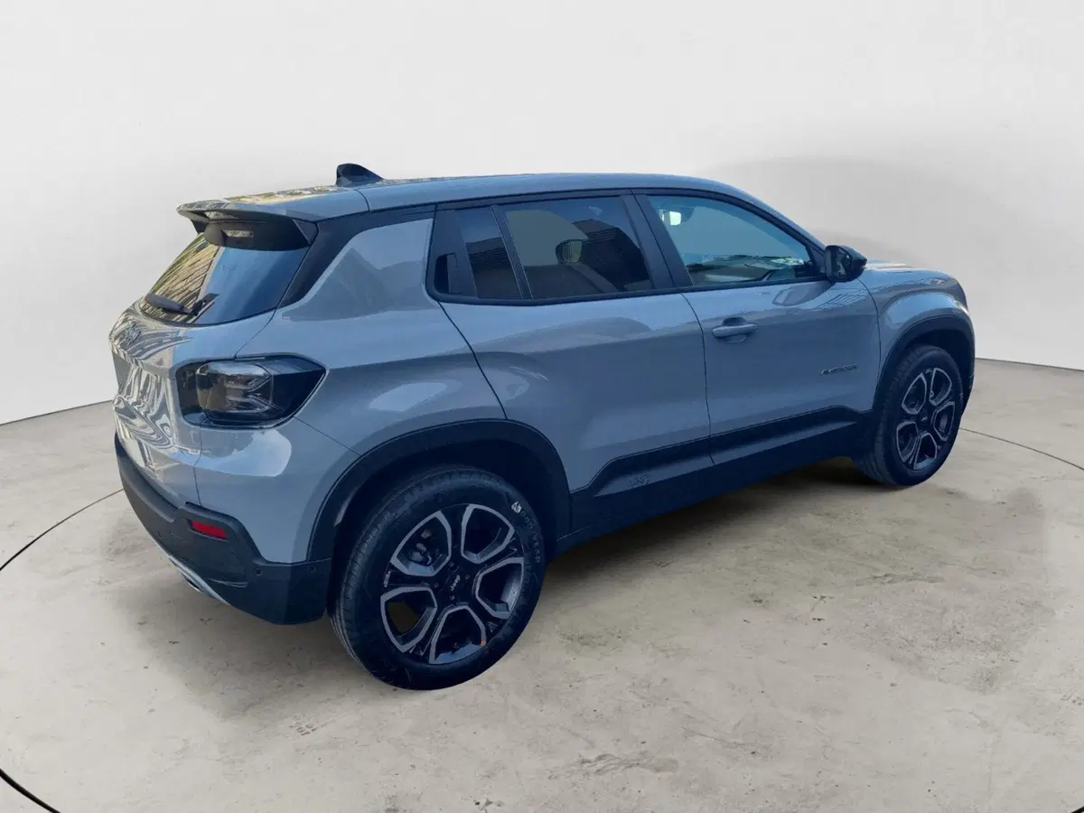 Jeep Avenger nuova a Brindisi (6)