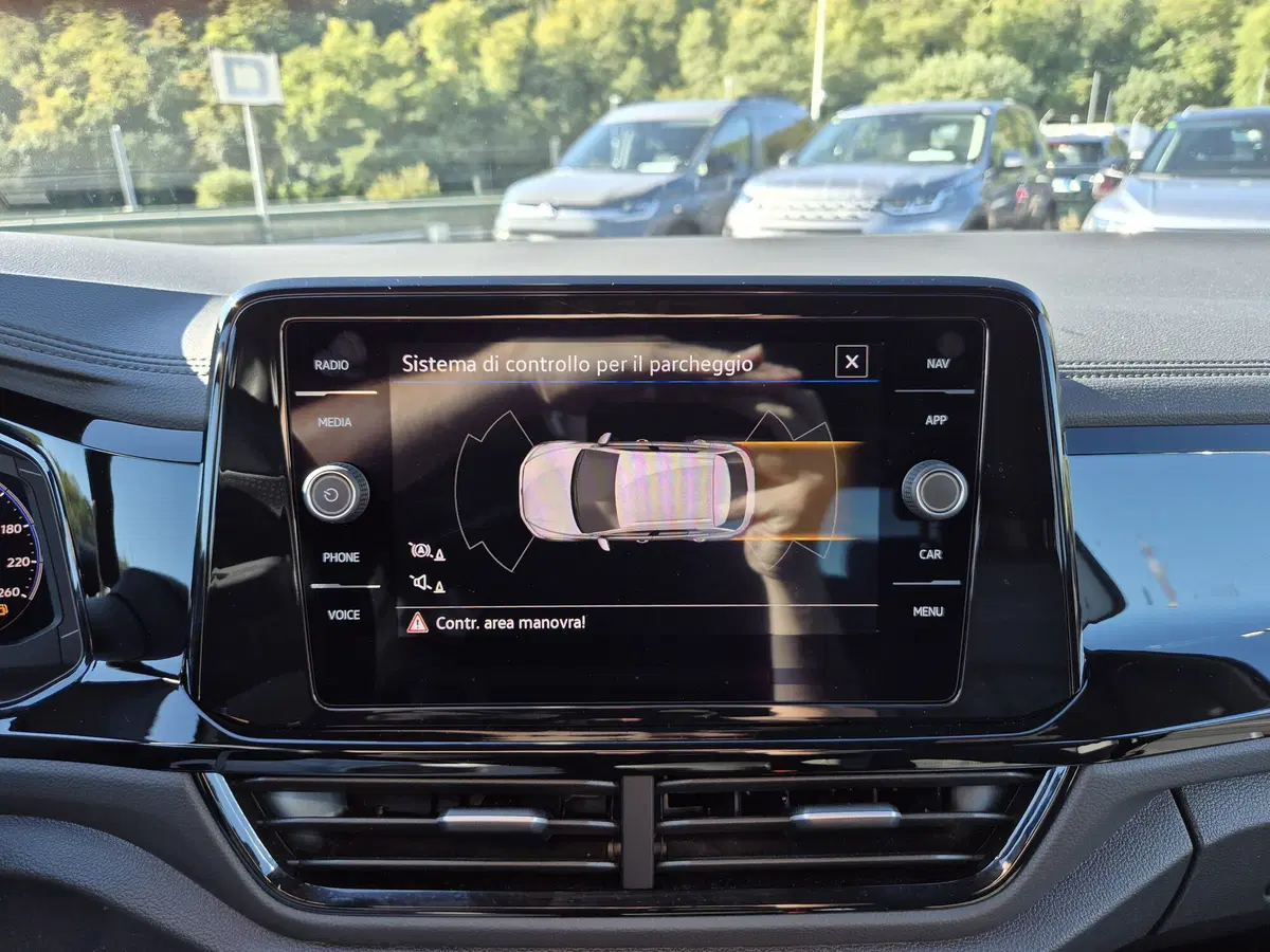 Volkswagen T-Roc usata  (14)