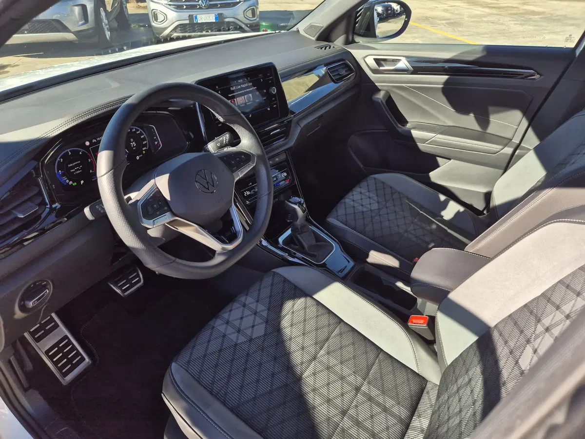 Volkswagen T-Roc usata  (6)
