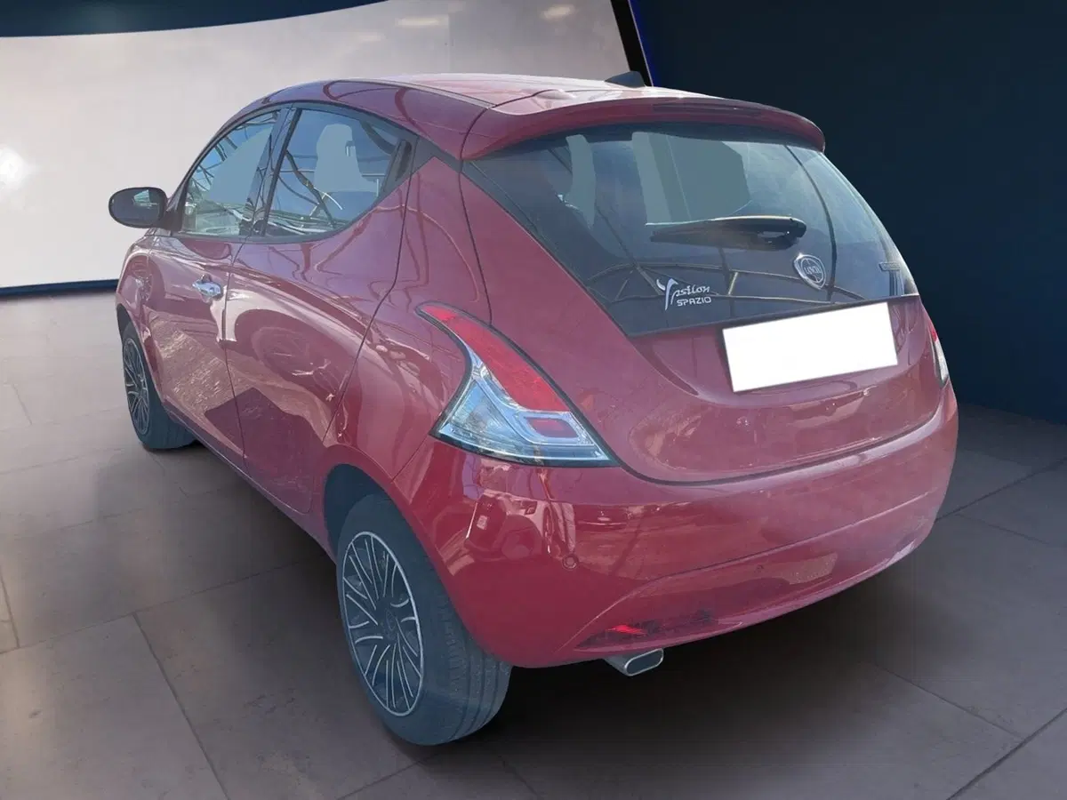 Lancia Ypsilon usata a Torino (4)