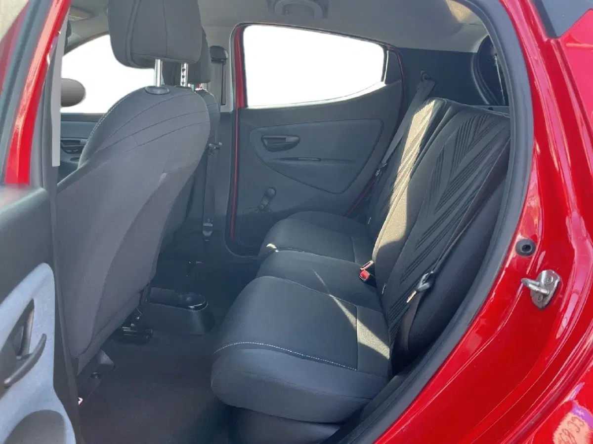 Lancia Ypsilon usata a Torino (7)