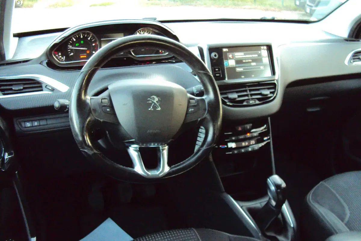 Peugeot 208 usata a Bologna (11)
