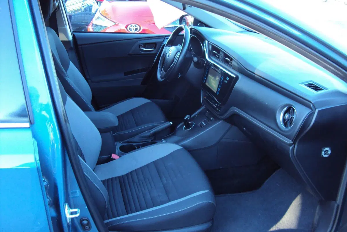 Toyota Auris usata a Bologna (7)