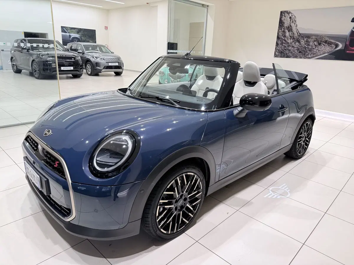 MINI Mini Cabrio usata a Latina (2)