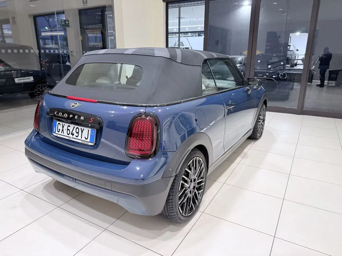 MINI Mini Cabrio usata a Latina (3)