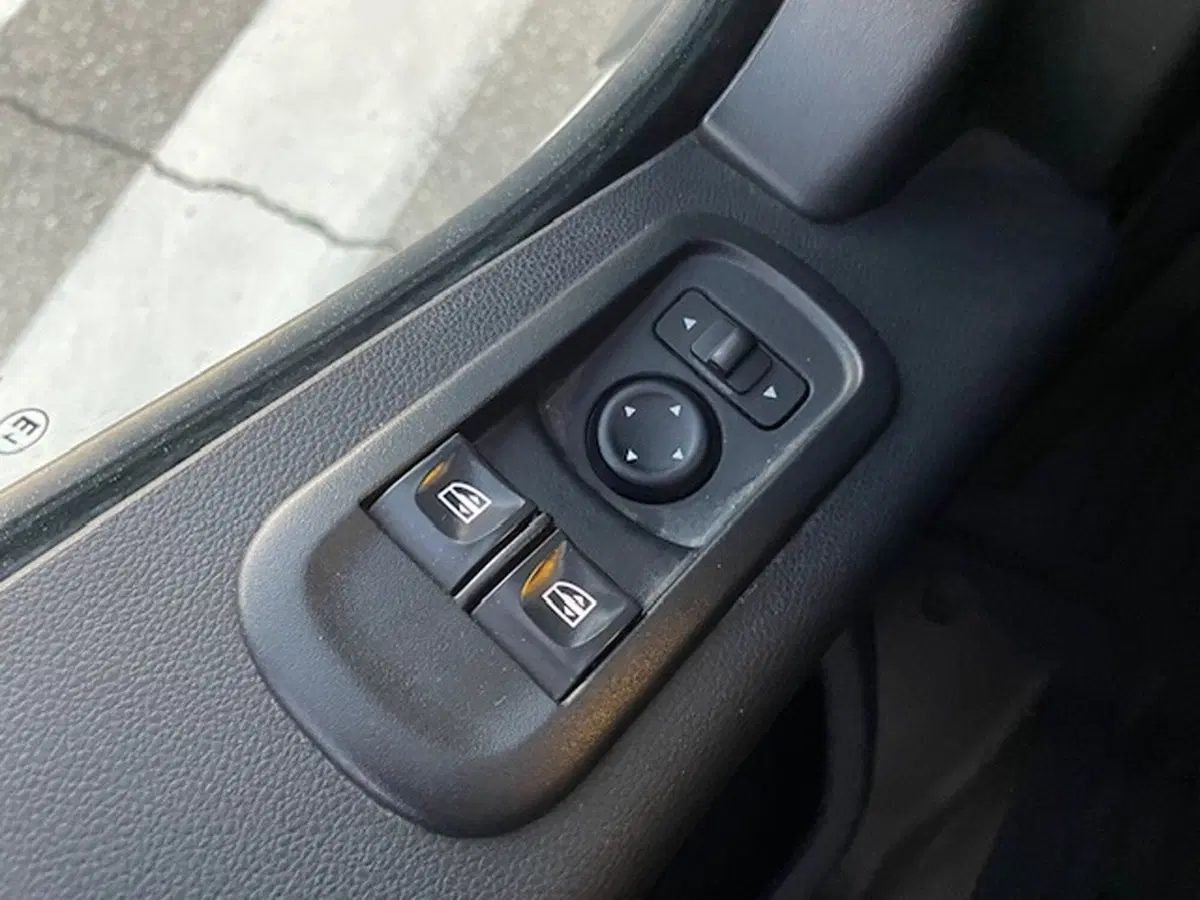 Renault Trucks Master Furgone usata a Parma (8)