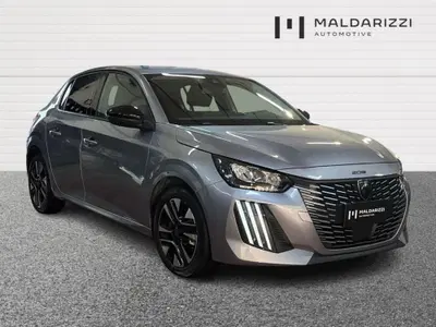 Peugeot 208 PureTech 100 Stop&Start 5 porte Allure del 2025 usata a Bari