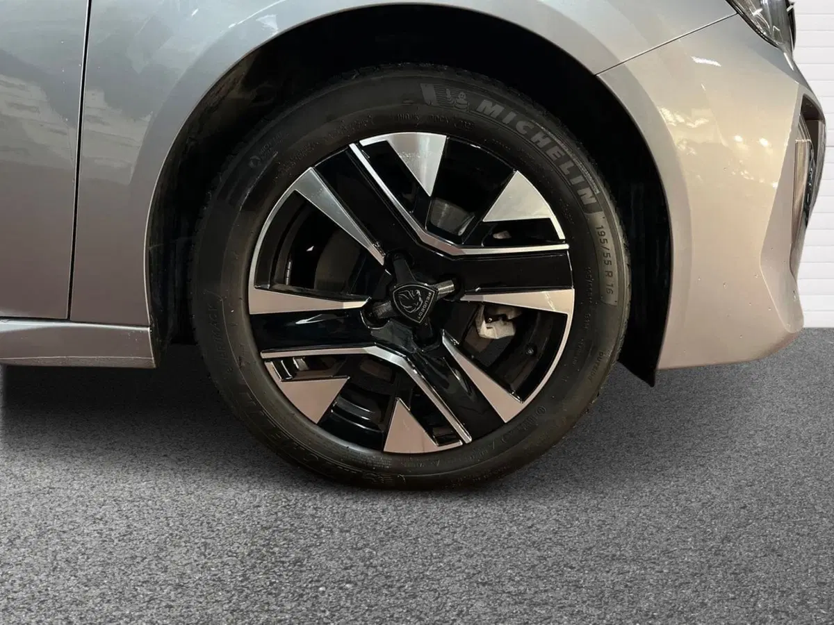 Peugeot 208 usata a Bari (6)