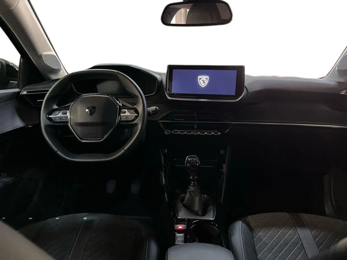 Peugeot 208 usata a Bari (8)