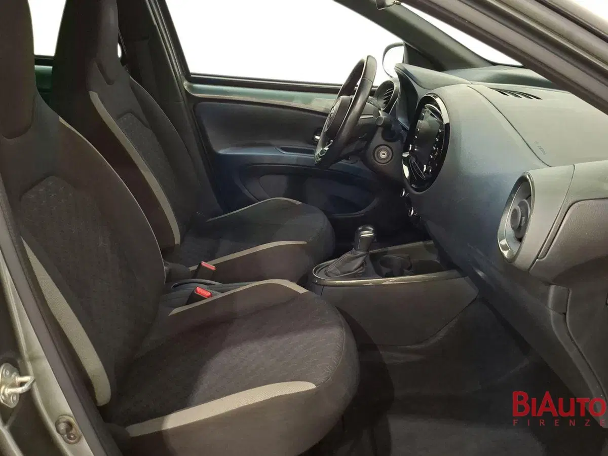 Toyota Aygo X usata a Firenze (18)