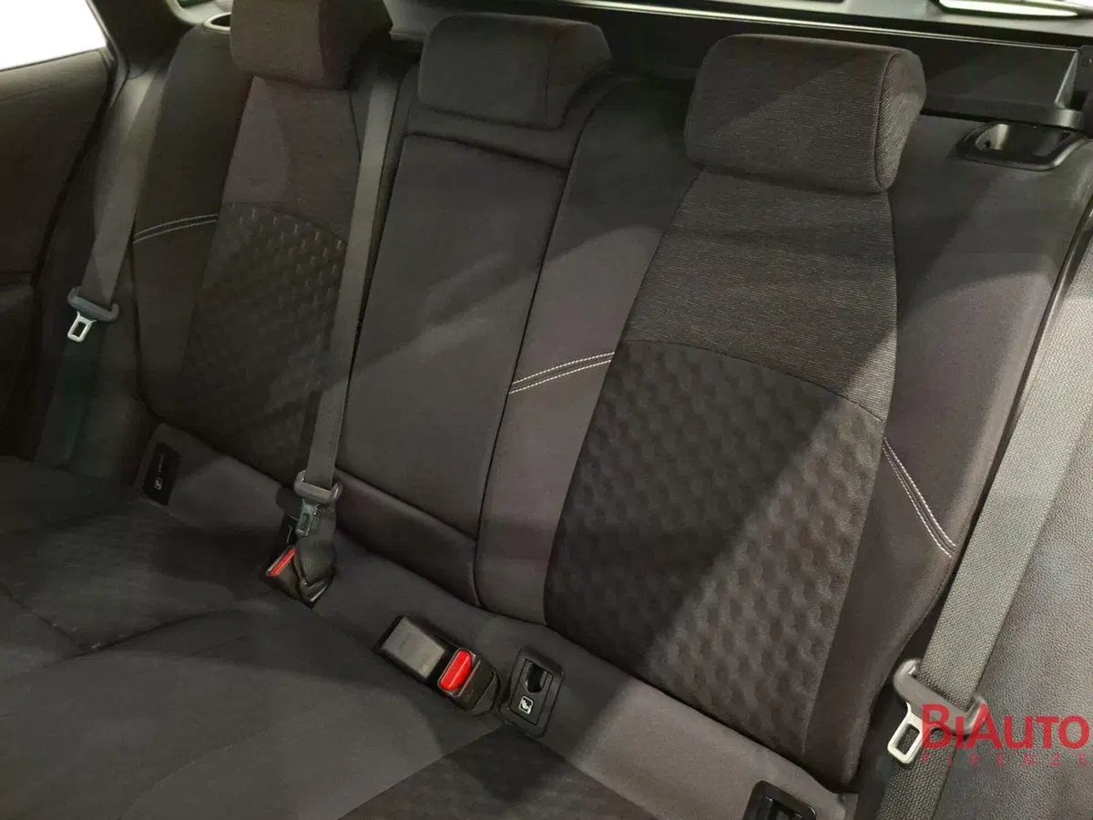 Toyota Corolla Touring Sports usata a Firenze (11)