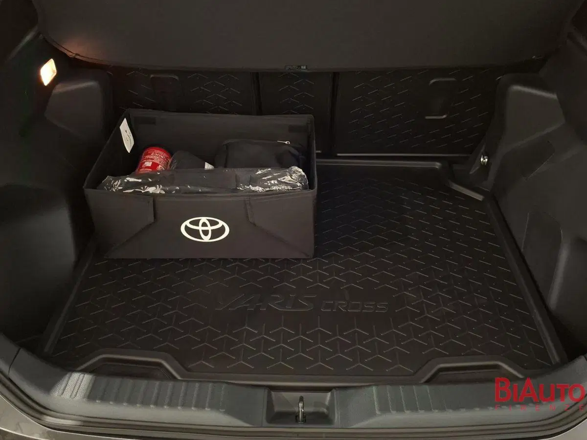 Toyota Yaris Cross nuova a Firenze (5)