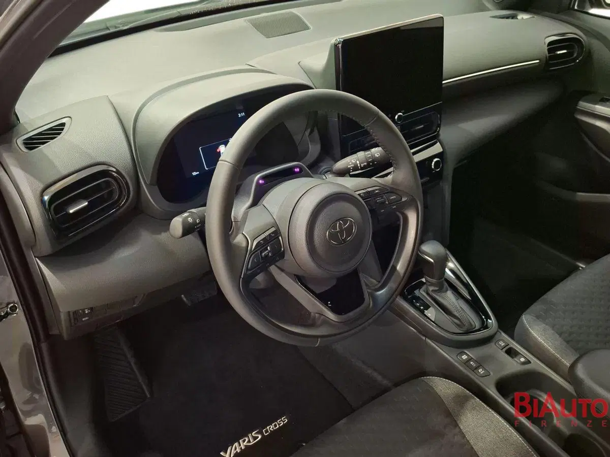 Toyota Yaris Cross nuova a Firenze (6)
