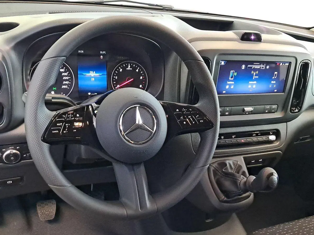 Mercedes-Benz Vito nuova a Rimini (11)
