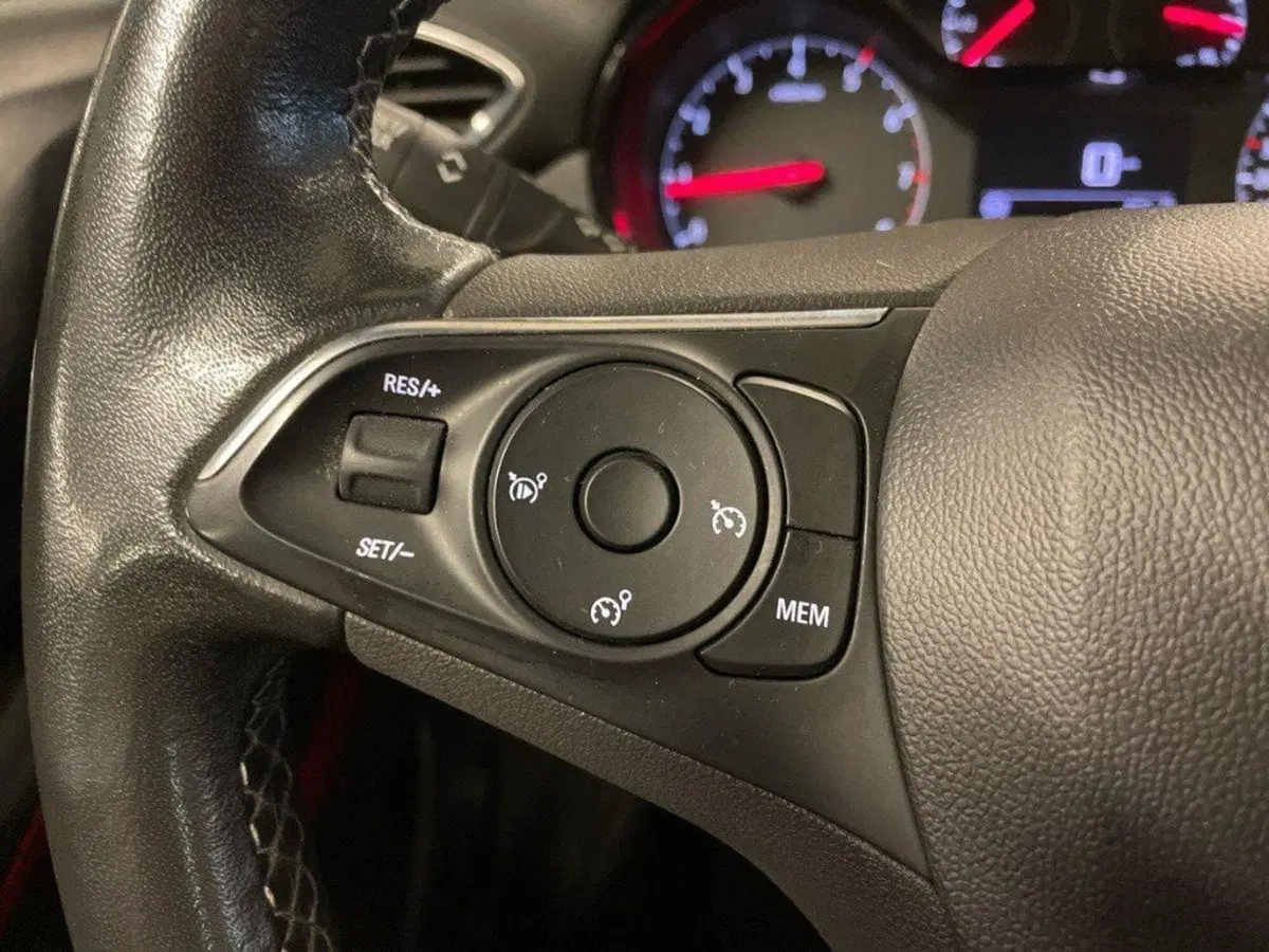 Opel Crossland X usata a Ancona (15)