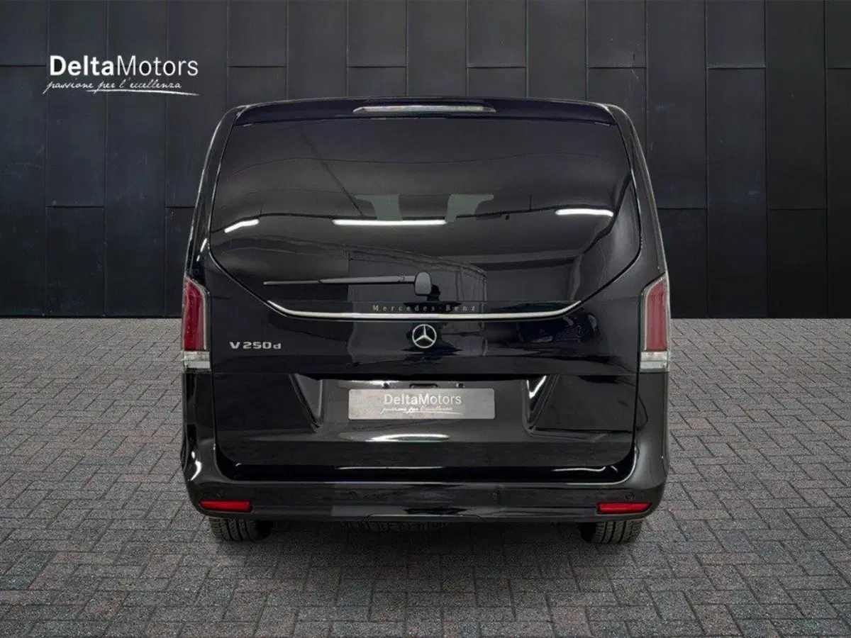 Mercedes-Benz Classe V nuova a Macerata (4)