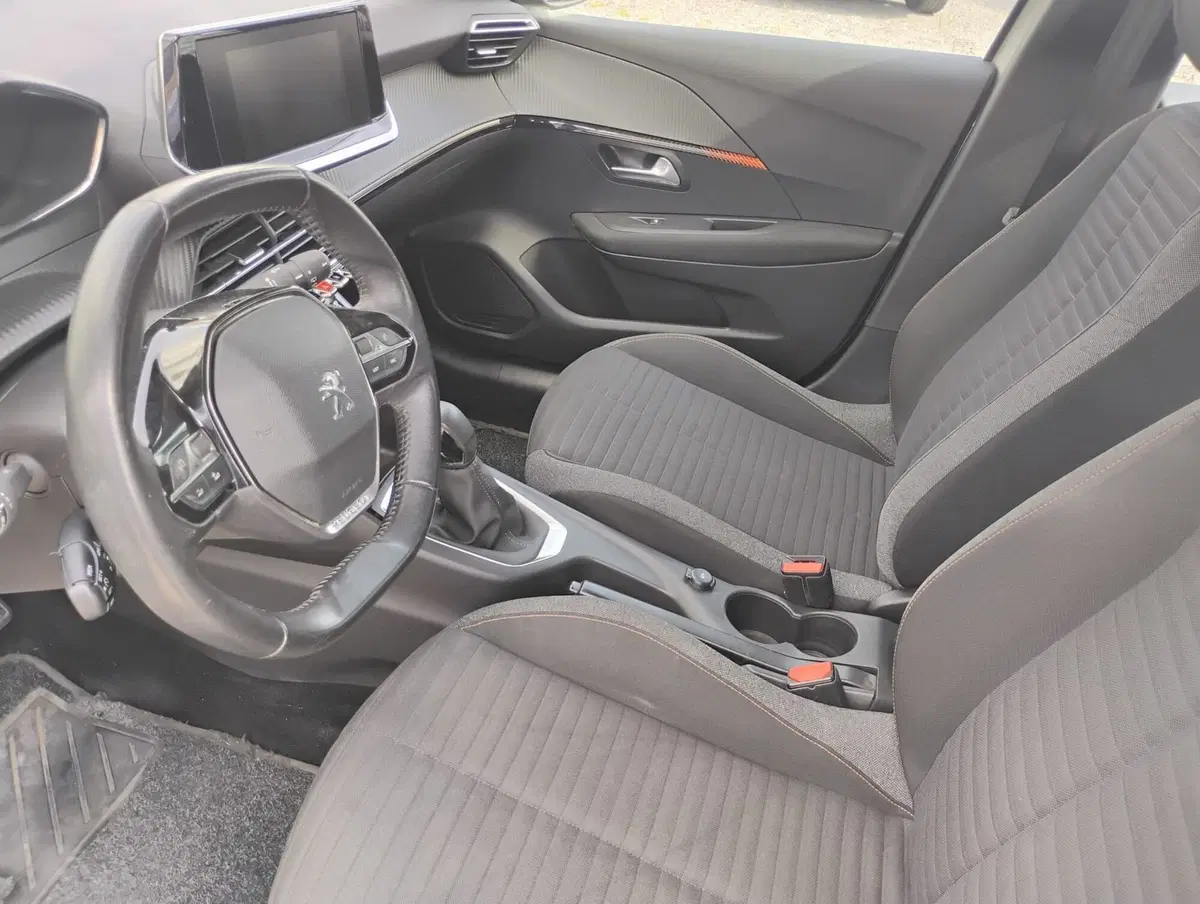 Peugeot 208 usata a Messina (7)