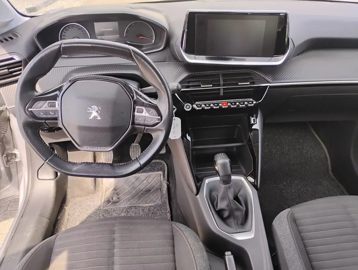 Peugeot 208 usata a Messina (9)