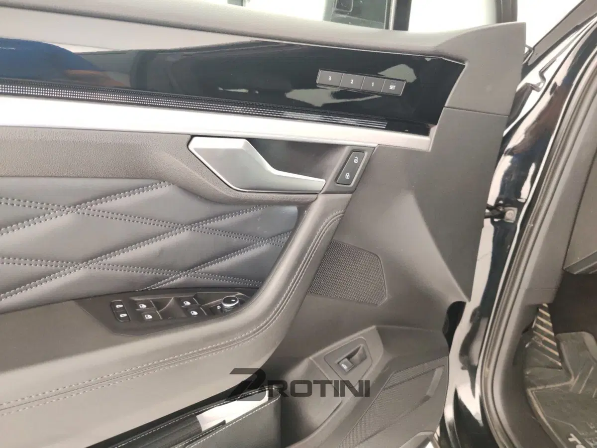Volkswagen Touareg usata a Massa-Carrara (17)