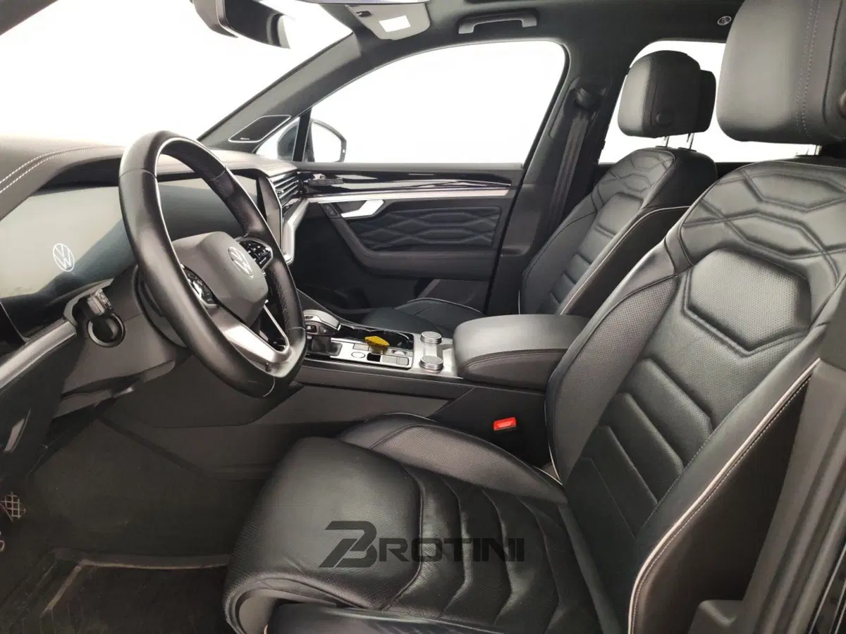 Volkswagen Touareg usata a Massa-Carrara (7)
