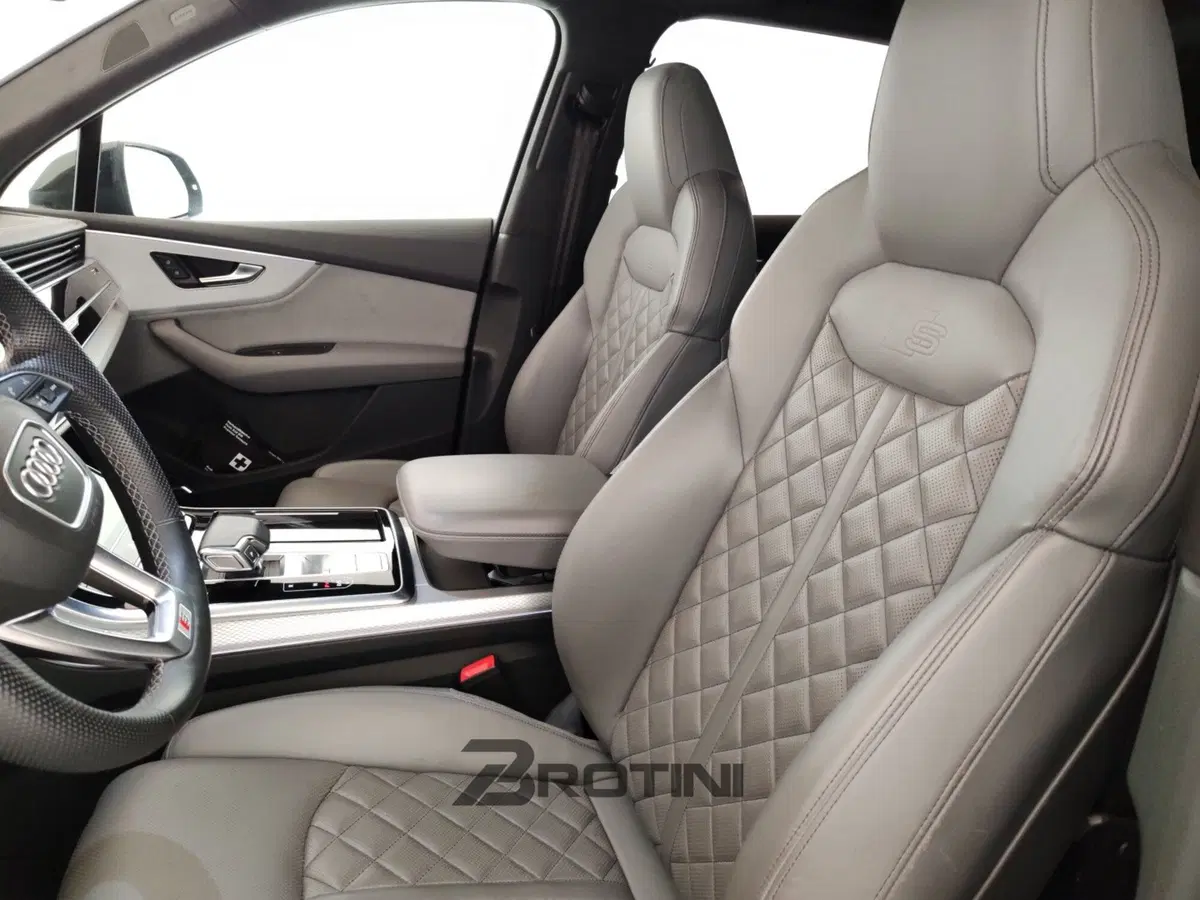 Audi Q7 usata a Massa-Carrara (9)