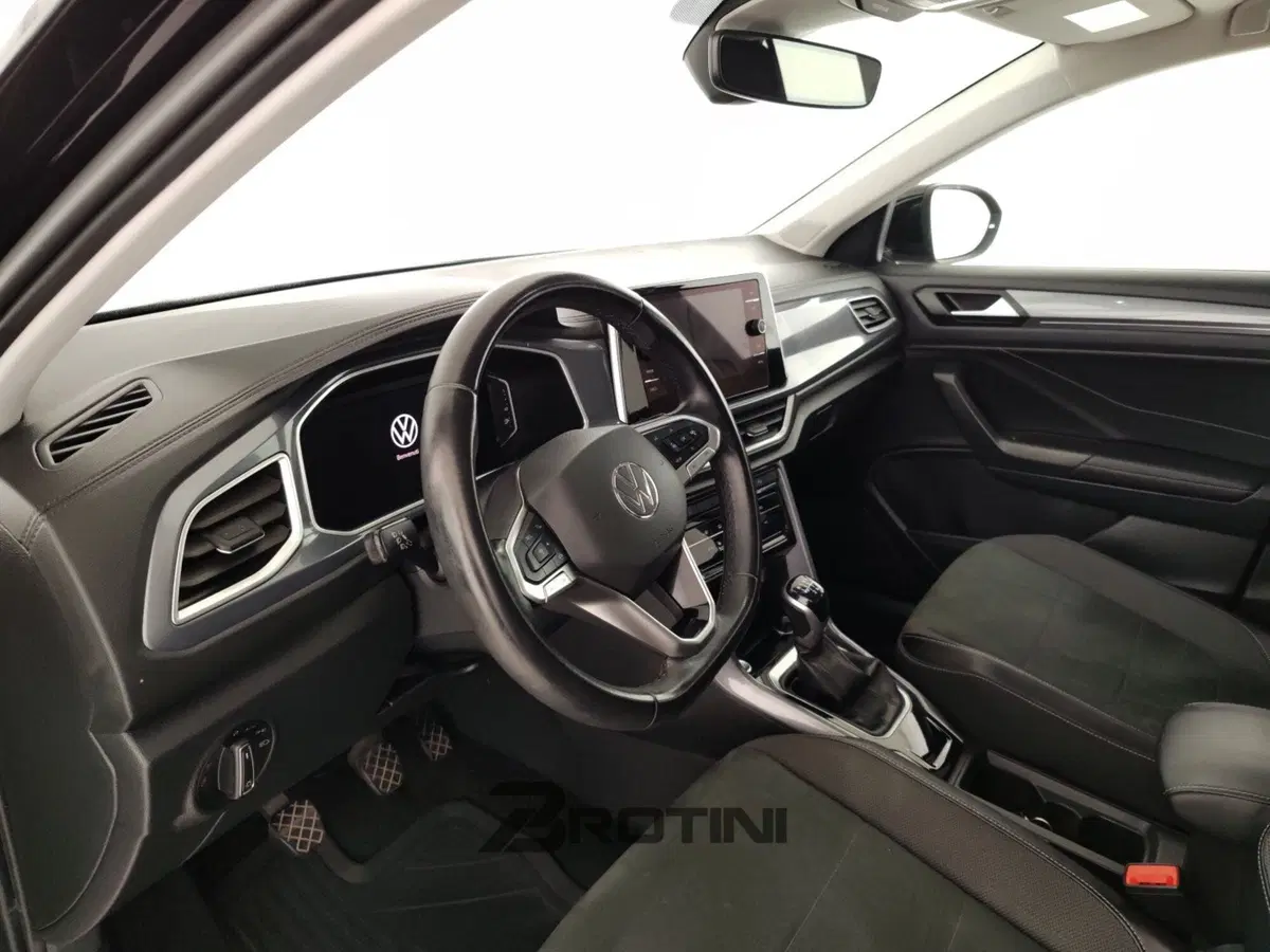 Volkswagen T-Roc usata a Massa-Carrara (8)
