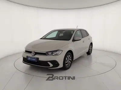 Volkswagen Polo 1.0 Life 80cv del 2023 usata a Massa