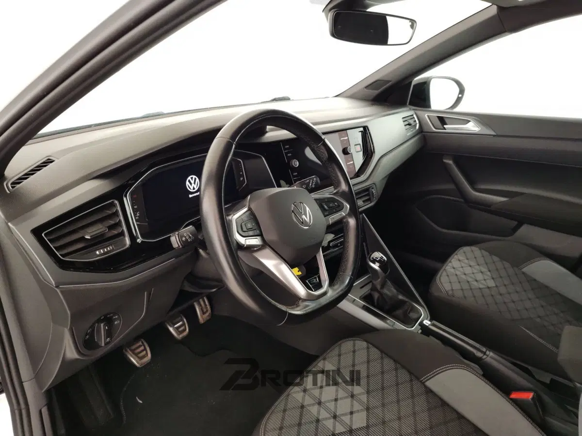 Volkswagen Taigo usata a Massa-Carrara (8)