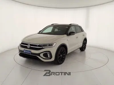 Volkswagen T-Roc 1.0 TSI R-Line del 2024 usata a Massa