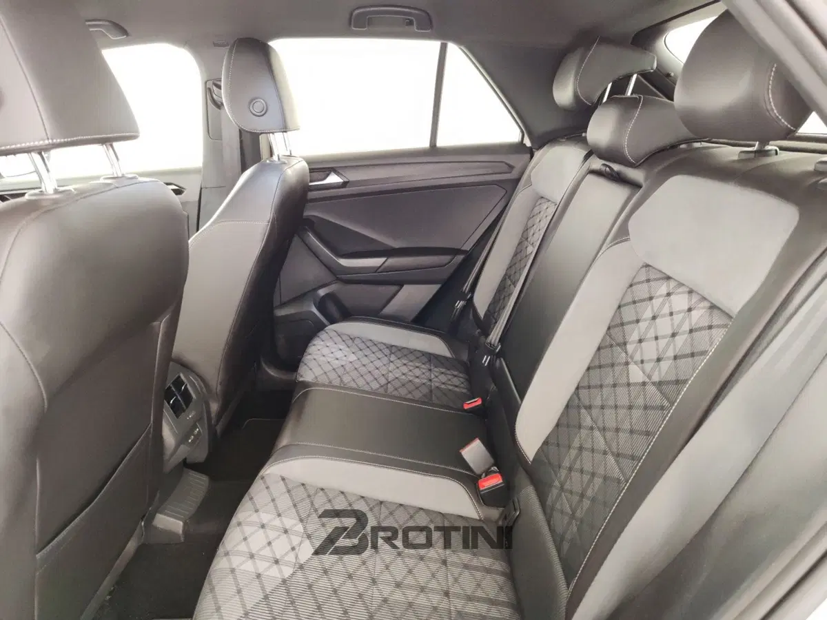 Volkswagen T-Roc usata a Massa-Carrara (10)
