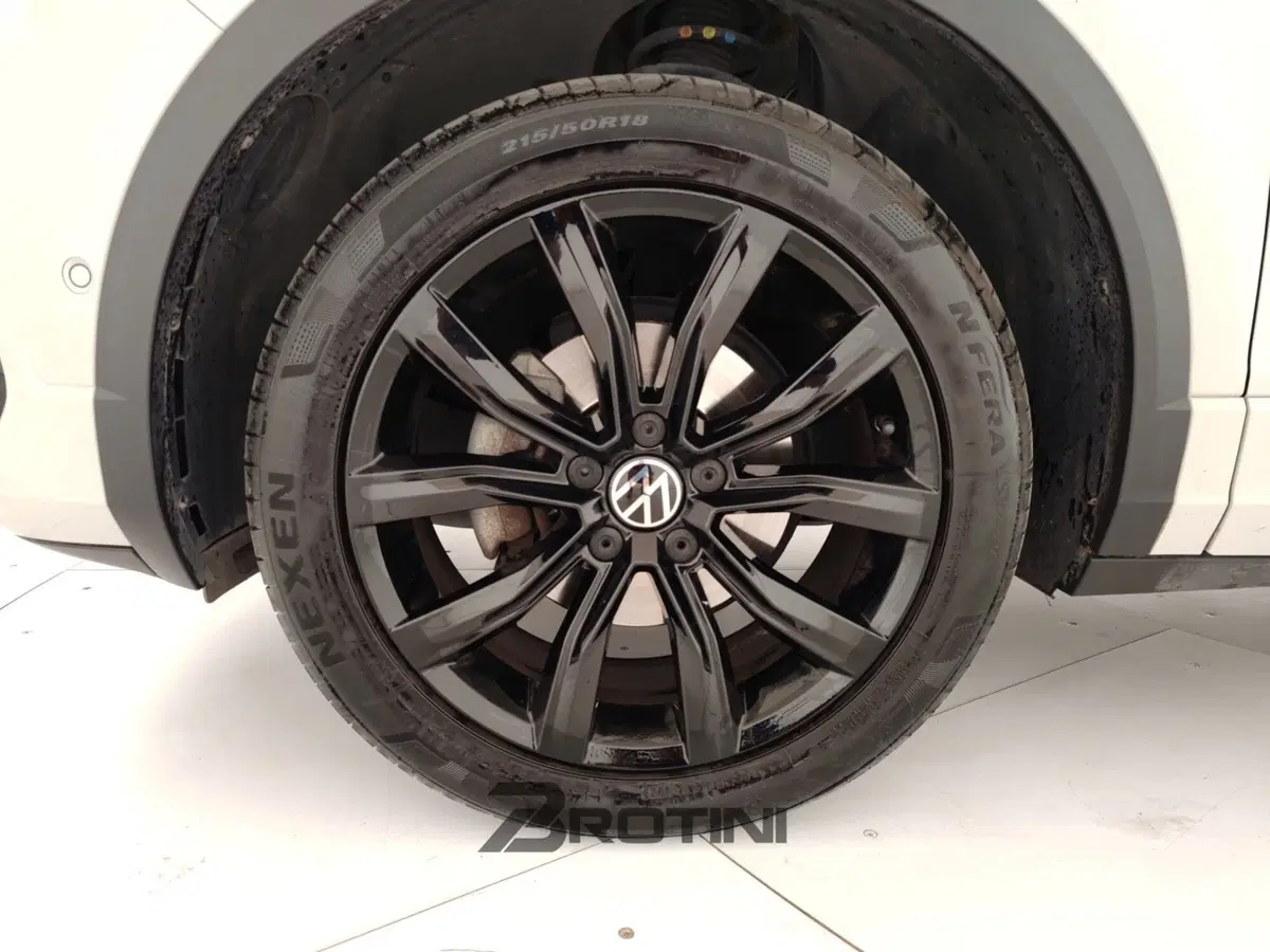 Volkswagen T-Roc usata a Massa-Carrara (6)