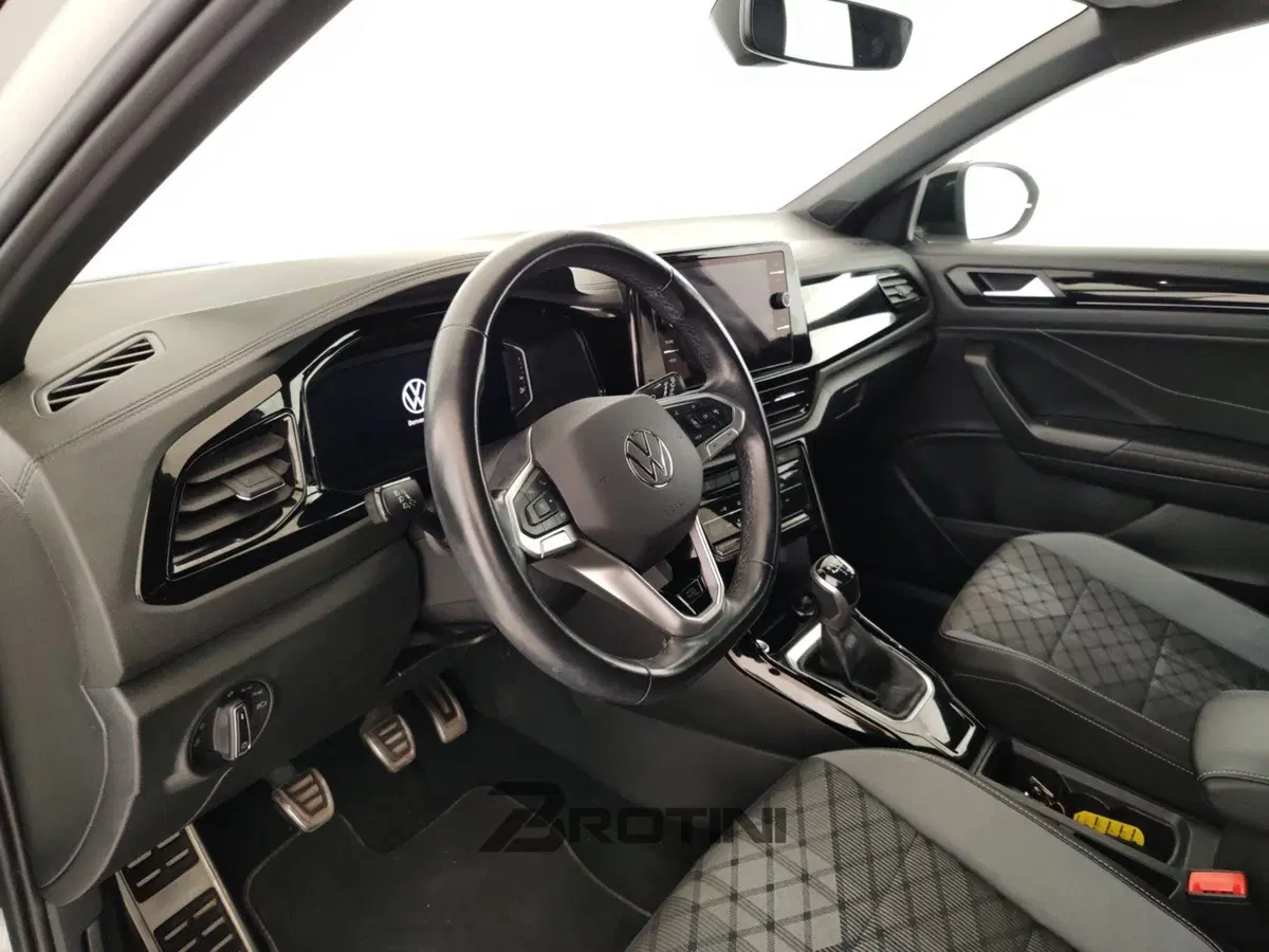 Volkswagen T-Roc usata a Massa-Carrara (8)