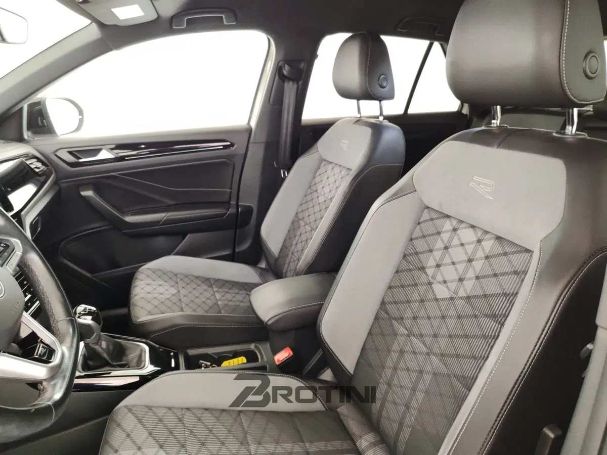 Volkswagen T-Roc usata a Massa-Carrara (9)