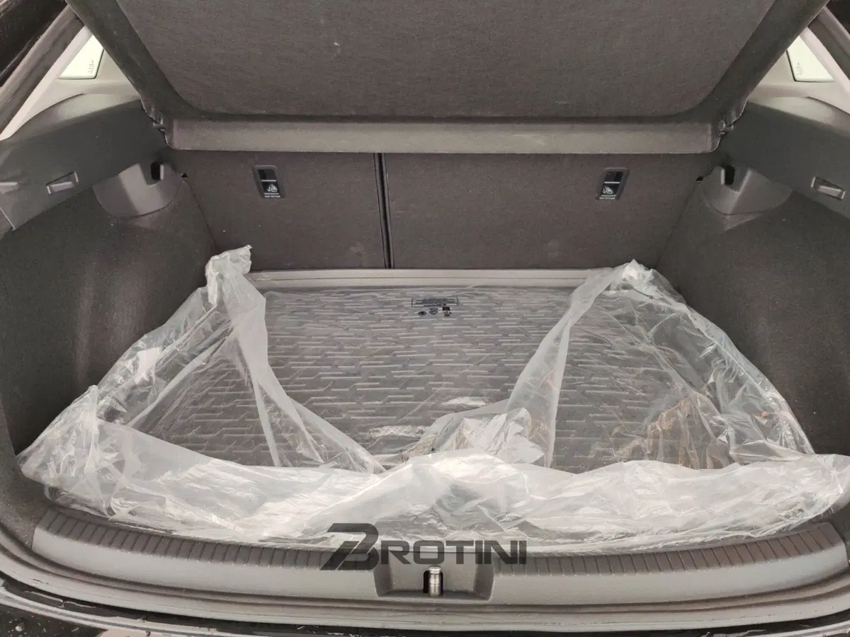 Volkswagen Taigo usata a Massa-Carrara (15)