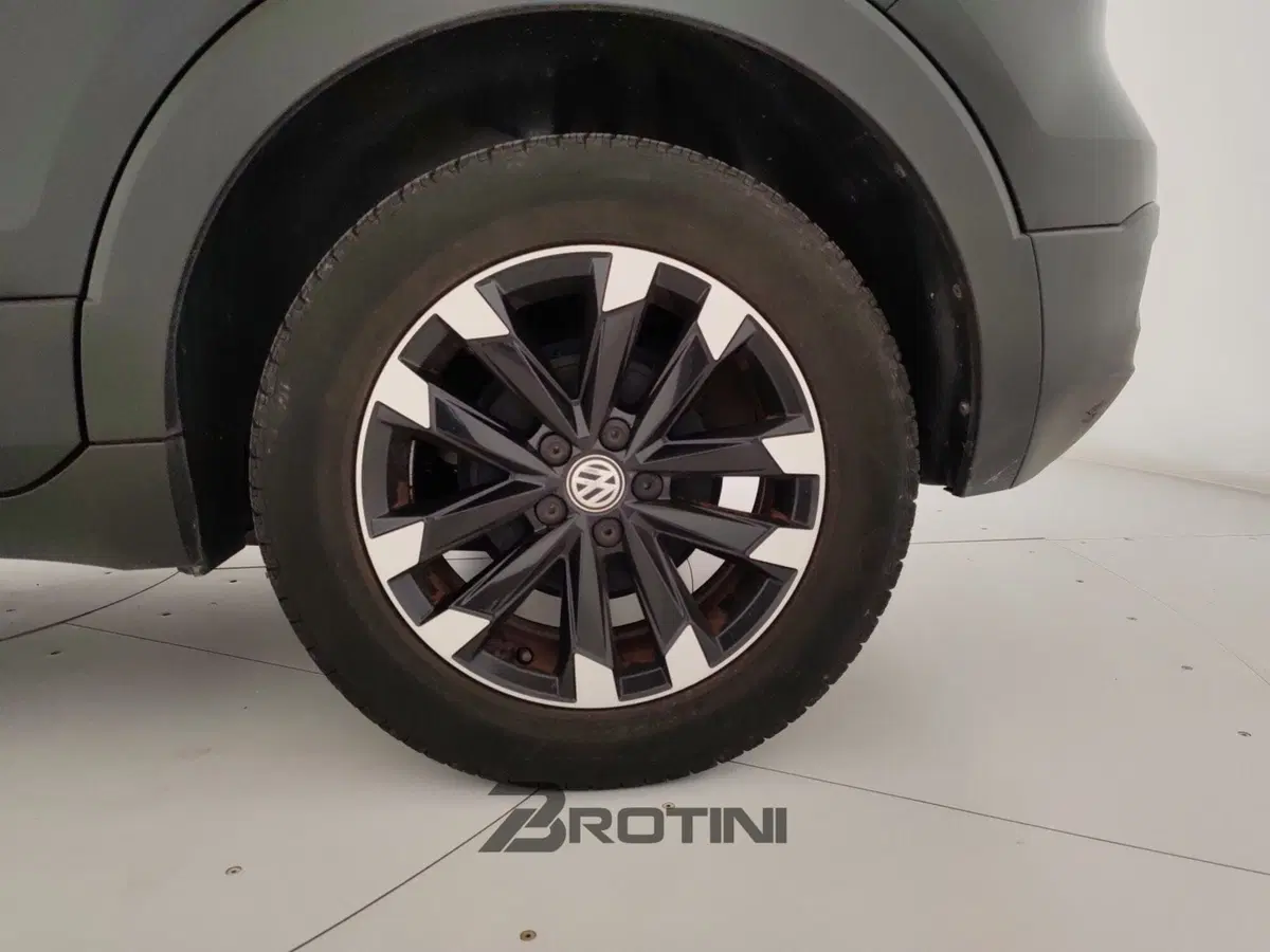 Volkswagen T-Cross usata a Massa-Carrara (6)