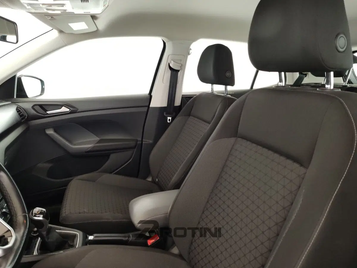 Volkswagen T-Cross usata a Massa-Carrara (9)