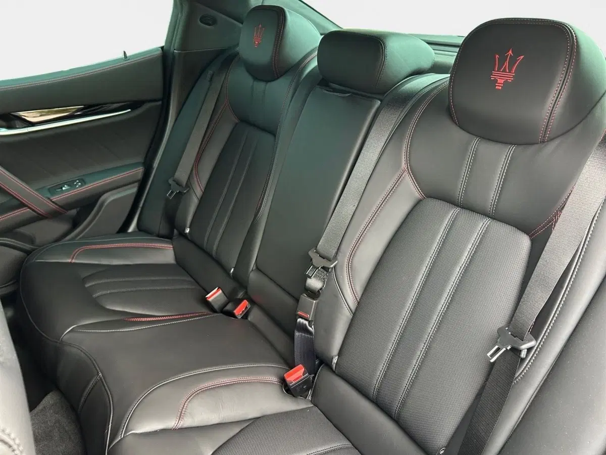 Maserati Ghibli usata a Ancona (7)