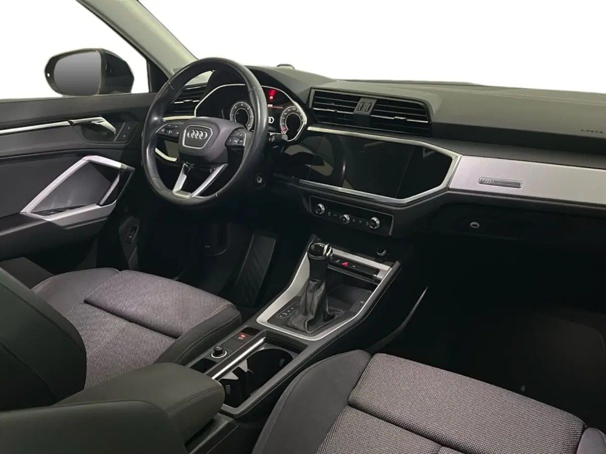 Audi Q3 Sportback usata a Napoli (10)