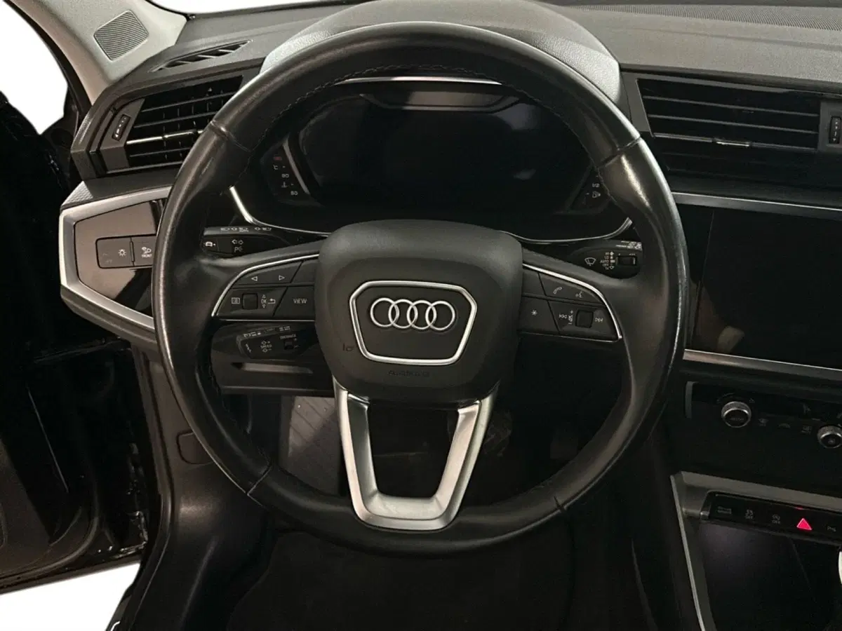 Audi Q3 Sportback usata a Napoli (11)