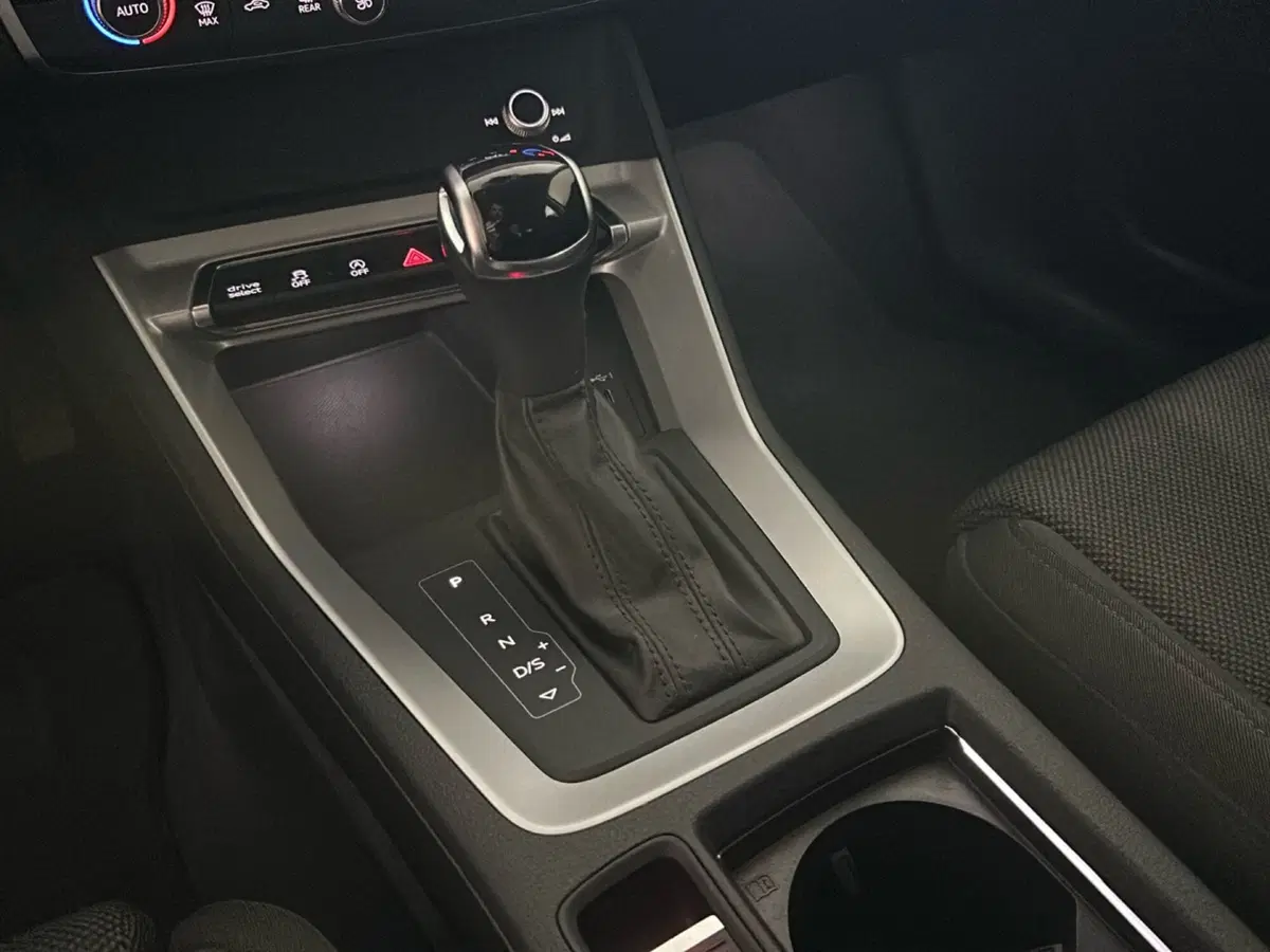 Audi Q3 Sportback usata a Napoli (17)