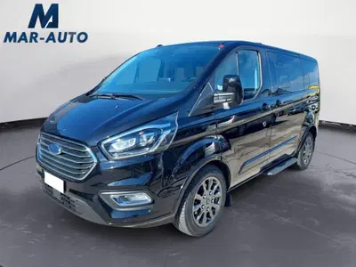 Ford Tourneo Custom 320 2.0 ecoblue 170cv Titanium X L1H1 A8 del 2023 usata a Castelfranco Veneto
